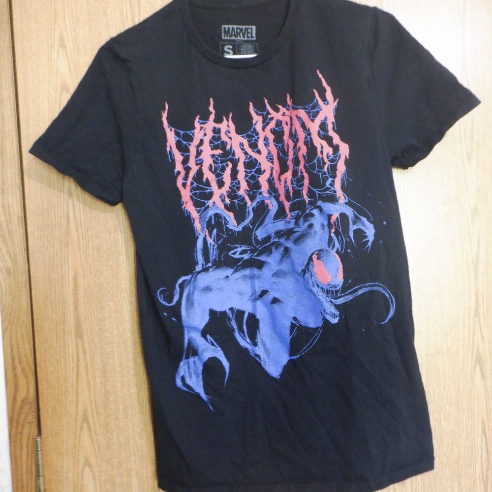 Marvel Spider-Man Villain Venom Blue Pink Black Loot Crate Ladies Shirt Size S